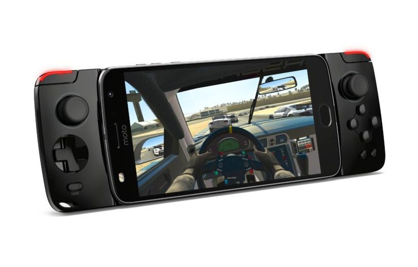 culturageek's tweet photo. MotoMod Gamepad: como es el control gamer para #MotoZ y #motoZ2play @motorola_Ar #HelloGamer https://t.co/tDDzz3zonk https://t.co/Cic1sE9Z3i