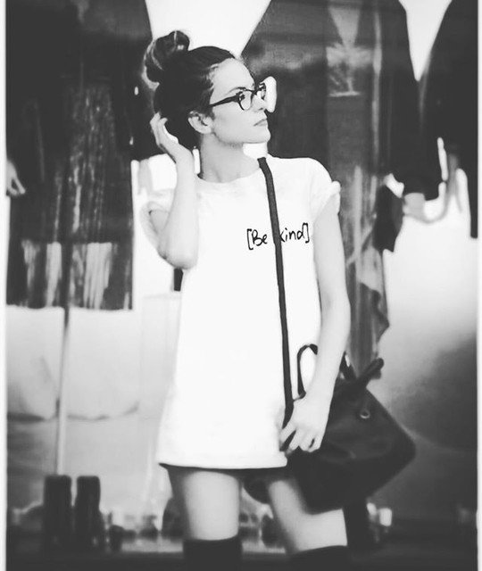 VixGlamNow's tweet photo. RT @Tous_Les_Potins: Reposting @customidentityclothing4u:
Be Kind 
Check out our website .. link in bio 
https://t.co/GKO8FYG5EY

#fashion #fashionweek https://t.co/zPYyflxyKO