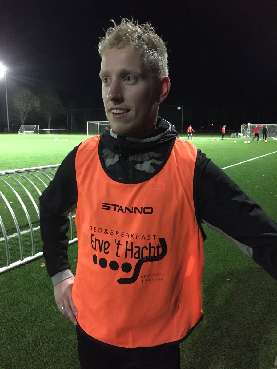 vvBruchterveld's tweet photo. @ErveHacht nu ook zichtbaar op trainingsveld @vvBruchterveld #twidde #super https://t.co/Pgopa3HtXP