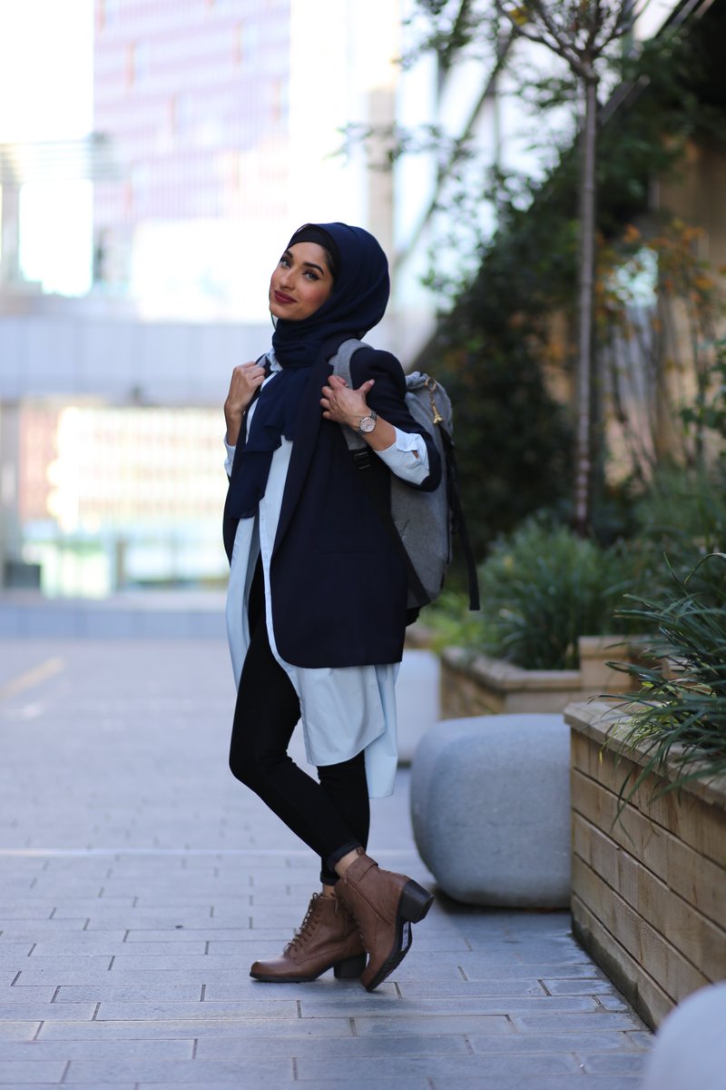 HiddenPearlsUK's tweet photo. Looking at this pic you would think it was summer! Our model is looking stunning in our chiffon hijab #hiddenpearls #chiffonhijabs #hijabs #hijabtrends #headwraps @hipster_hijabi_ https://t.co/SiydalS2u3 https://t.co/VDHMV5UgWJ