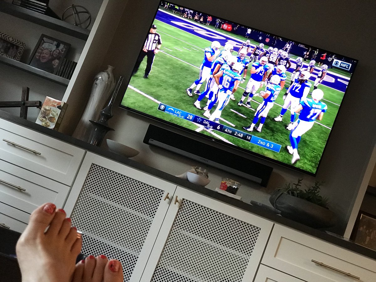 Happy Thanksgiving!!!! Mine has been pretty great so far. You? 😂😂😂