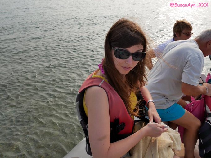 Hi dear fans, apologies for not responding messages &amp; no updates recently, I have been on vacation 🏖️ By
