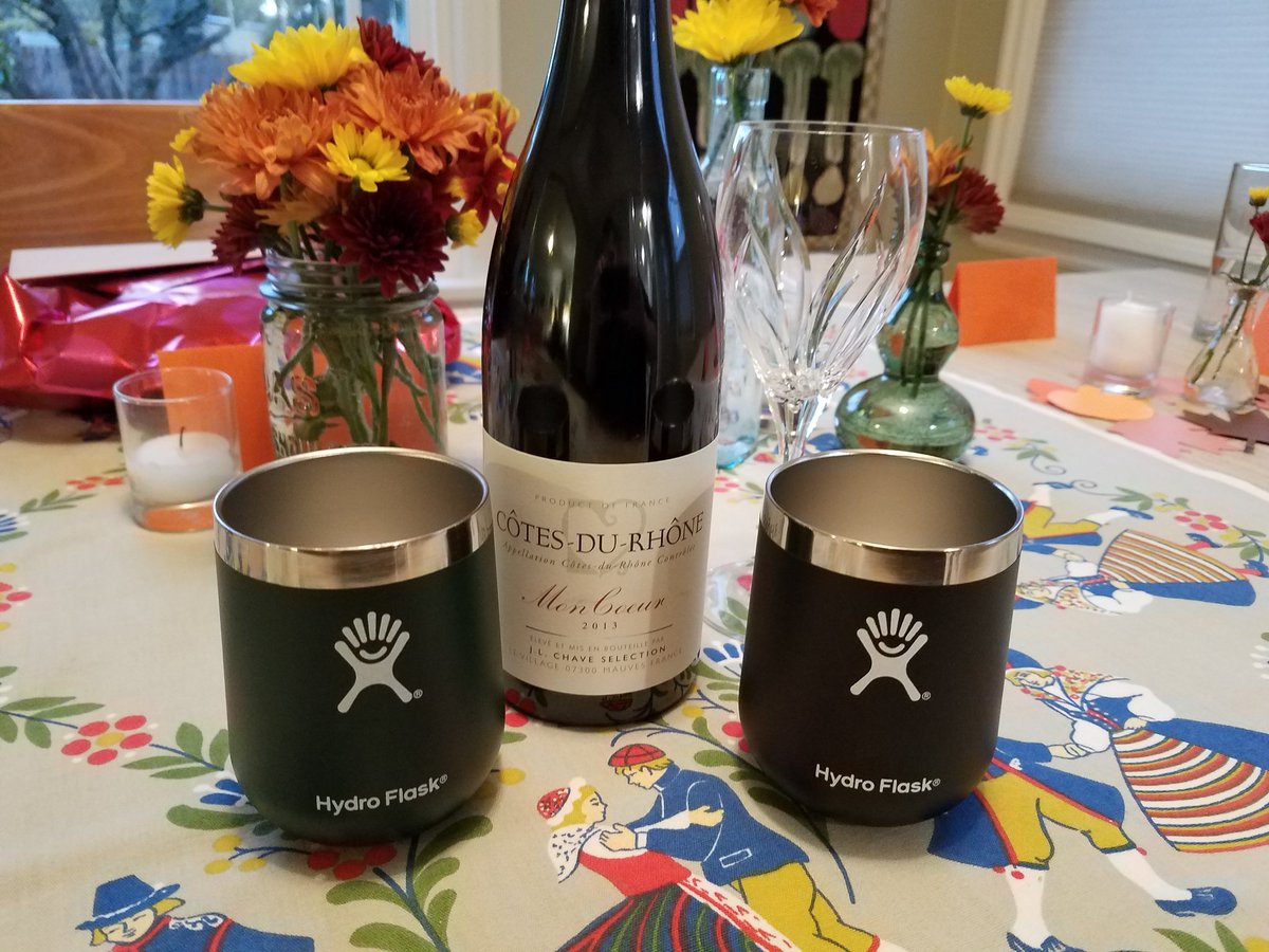 Cold_Outdoors's tweet photo. When you sit down for #HappyThanksgiving dinner and need more #wine glasses. Thank you @HydroFlask #camping #gear! https://t.co/zbZr2AHf3a