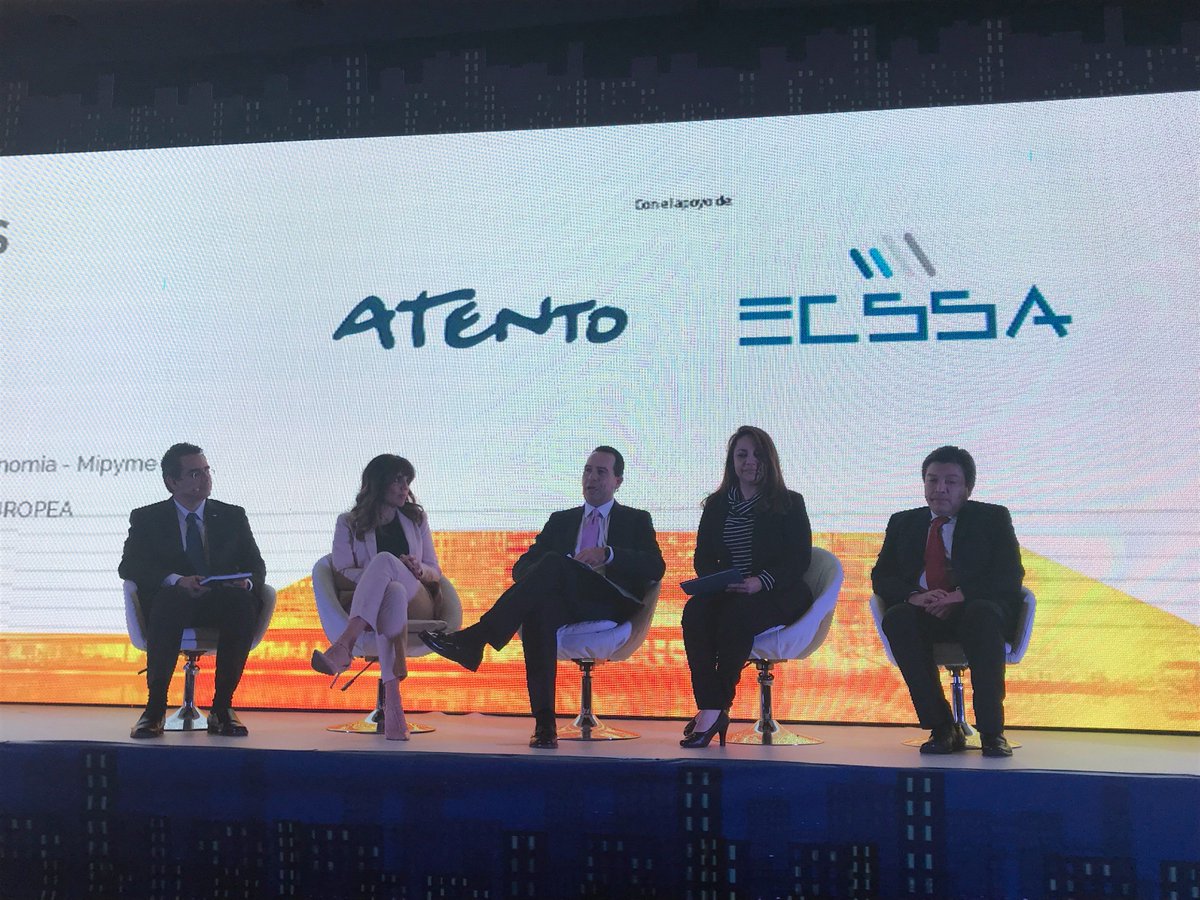guateavanza's tweet photo. Por iniciar el tercer Panel: Alianzas Público Privadas, Impulsando la Capacitación de Recurso Humano como herramienta de la Competitividad. Los panelistas: Ninoshka Linde Gerente BPO; Victor Ayala de Intecap; Ana Ramírez de @GUATEMINECO 1/2 #BPOGuatemala https://t.co/uFRauCsJ6G