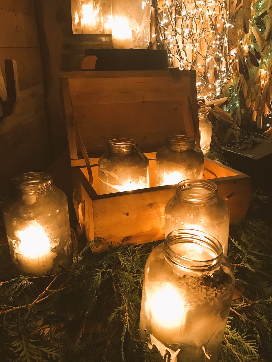 OntarioTravel's tweet photo. Stroll through the candle lit paths on this Historic Site and see over 5,000 glowing candles π‘π‘π‘ #FirstLight2017 #DiscoverONΒ @SainteMarie_hhp https://t.co/2HkLEhKMH4