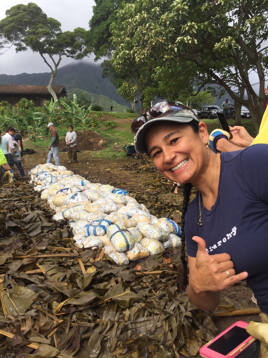 hiarchyllp's tweet image. @hiarchyllp volunteering on Thanksgiving 375 birds in a single imu #sustAINAbleoven #keyproject #volunteer #hiarchy