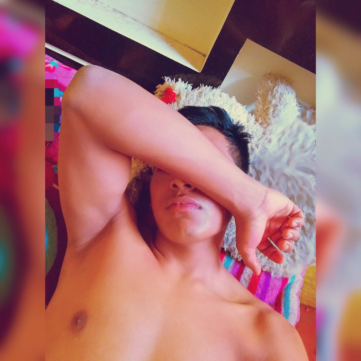 HassaelGT's tweet photo. Ella no me quiere, ella no me ama 
Ella solo quiere tenerme en su cama 
Me chinga se viene después ni me llama 
No me pelea, no me reclama. 
#JhonZ #BabyRasta #BoyWonder 🎶🎤 https://t.co/oMEIiixWtP