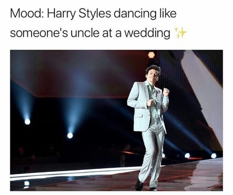 1Daremysmijle's tweet photo. Chi è che ha uno zio che balla come Harry? Io si e voi?

#rt a più non posso
#ARIASHARRYSTYLES https://t.co/9mOKAbaTkn