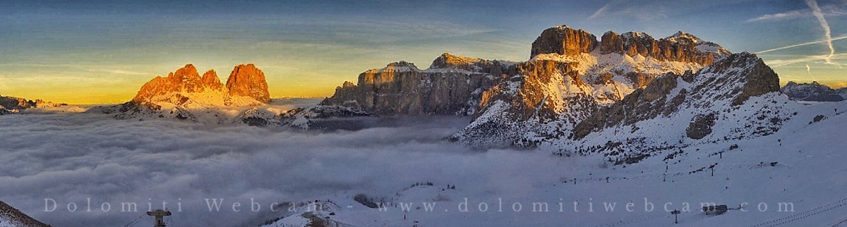 Questa mattina il mare di nuvole sopra la #valdifassa viste dalle #webcam #Dolomiti
