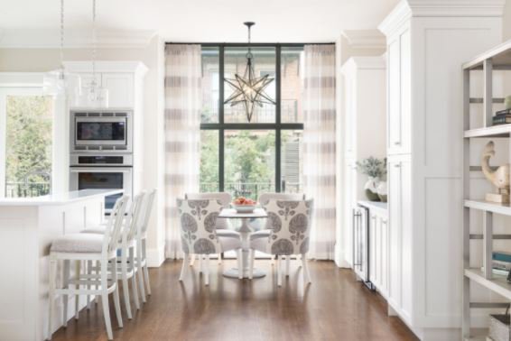 caliber_homes's tweet photo. Attract buyers with a kitchen thatโs clean, bright and welcoming with no expensive overhaul required. https://t.co/WeUzqi6efx #homestaging #caliberhomes https://t.co/sOExHwvhQD