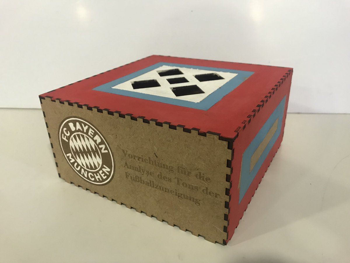 LiceuPolitecnic's tweet photo. Young students (15 yrs old) from @LiceuPolitecnic #Barcelona built sound sensor prototype to analyze football matches of @FCBayern
with @SAPNextGen partnership.
FC Bayern Munich do you invite them to come? They want to present it to you in person!  @ihoffmannlopez   @rosenbergann https://t.co/z1PfjG3qKv