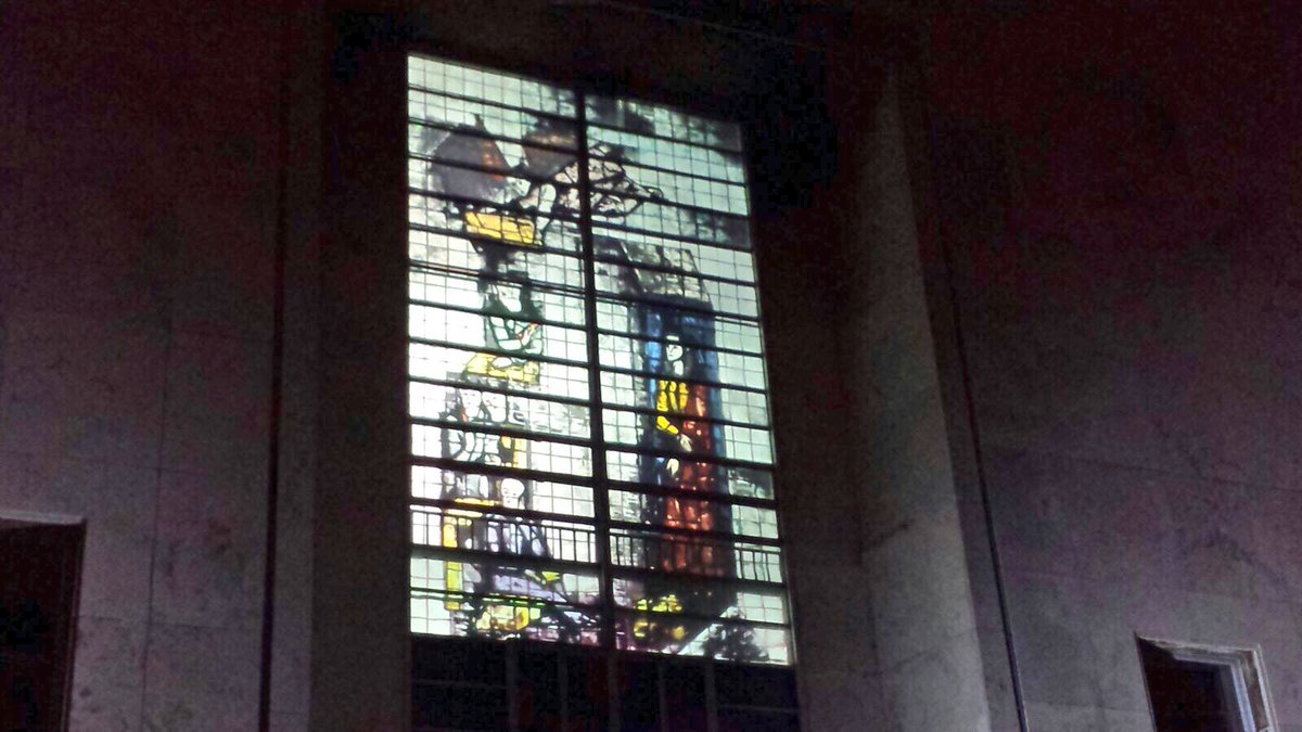 SapienzaRoma's tweet photo. #now: La vetrata artistica di #GioPonti per l’Edificio di Matematica, la luce ricostruisce un’opera perduta (ora  Ed. Matematica) #80CU https://t.co/xxHw90eBjj