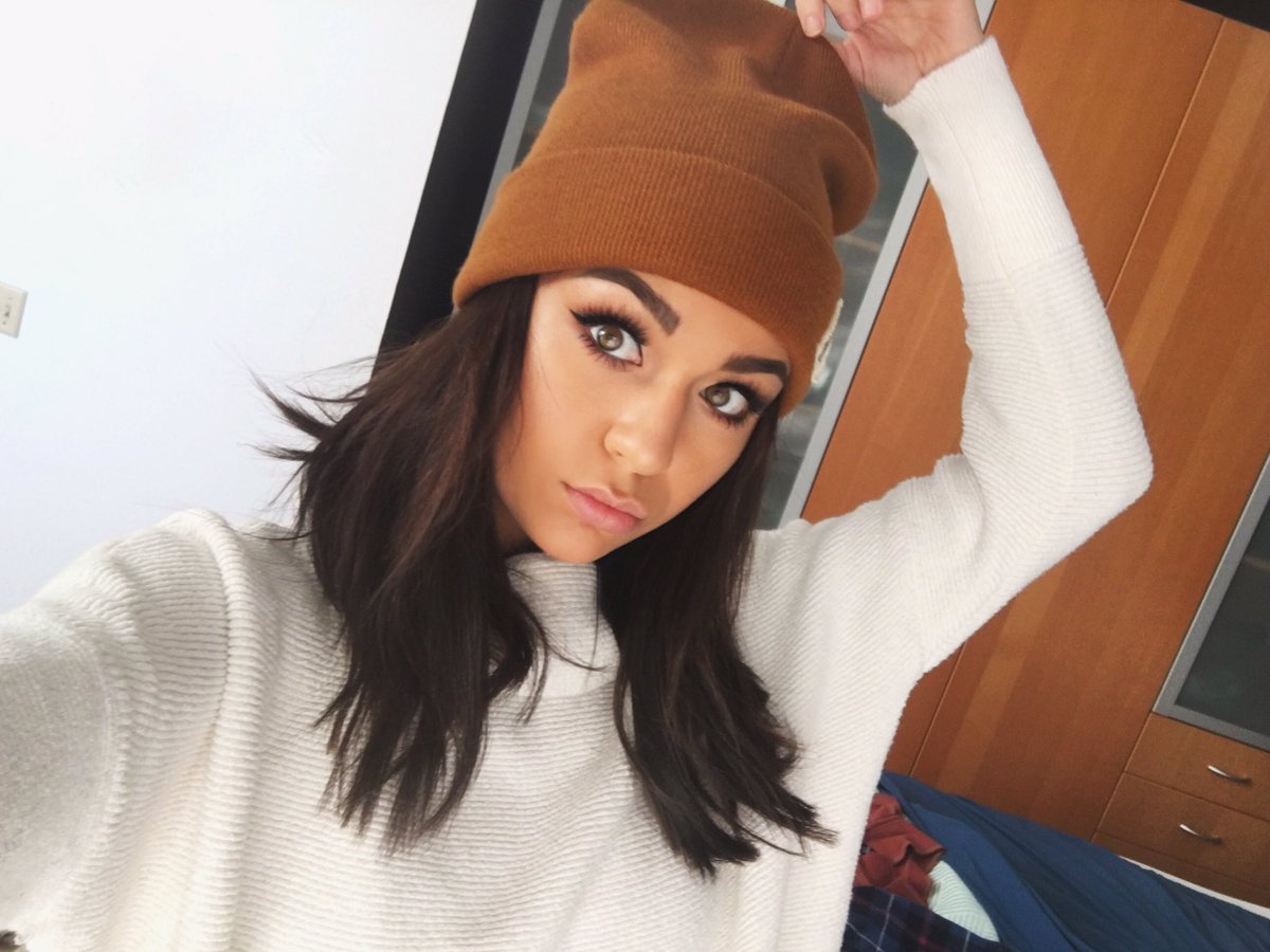 Andrea Russett (@andrearussett) on Twitter photo 