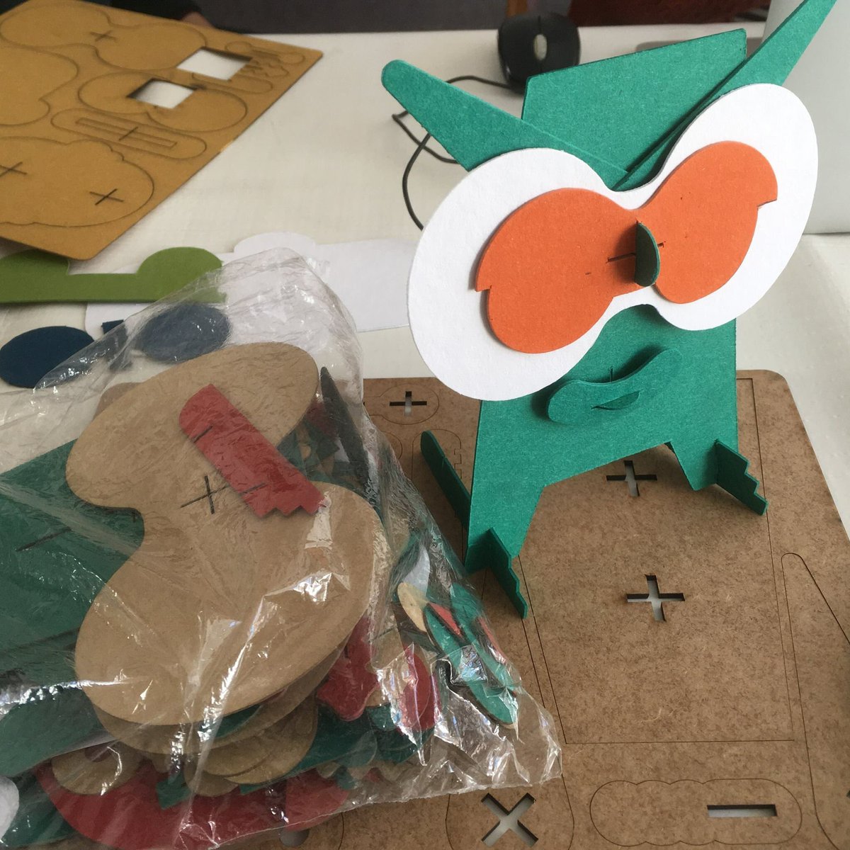 XufaEdicions's tweet photo. Per als que heu preguntat: Ninot està fet de cartró i és 100% reciclable! 💚🌲🍁🍀

2 dies i acaba el verkami!
😘🔥😘  https://t.co/oMEiWngYp8 🔥😘🔥 https://t.co/ryHvI57zzQ