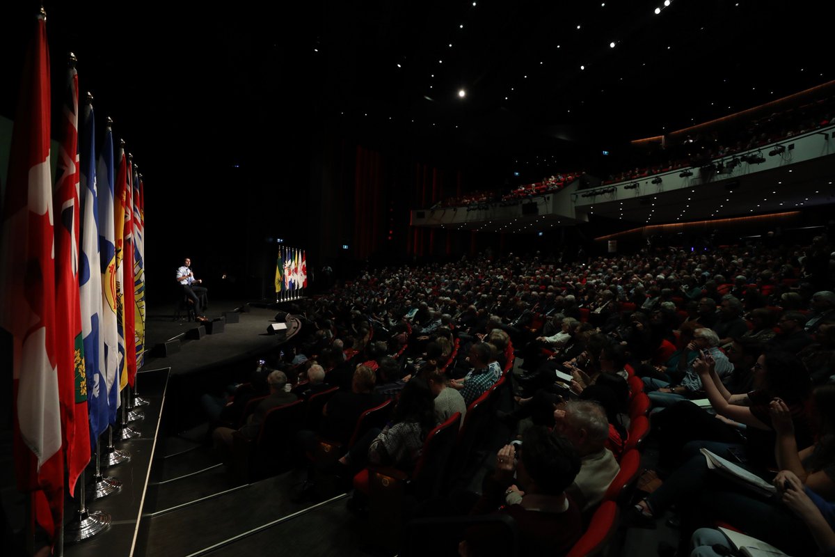 JustinTrudeau's tweet photo. It was an honour to receive the Symons Medal and speak about building a better future for Canadians at @ConfedCentre today. My thanks for a great discussion about the issues that will shape the next 150 years of our country. #Symons2017 https://t.co/6xPKizttPZ