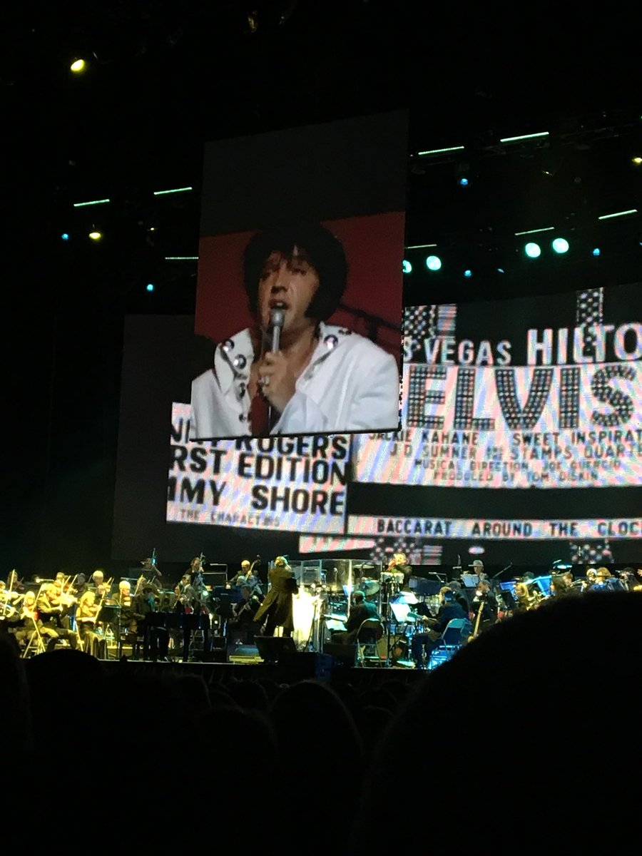 strengthtodream's tweet photo. Having an amazing night so far ❤️ #ElvisOnScreen https://t.co/a8j4MXwwMt