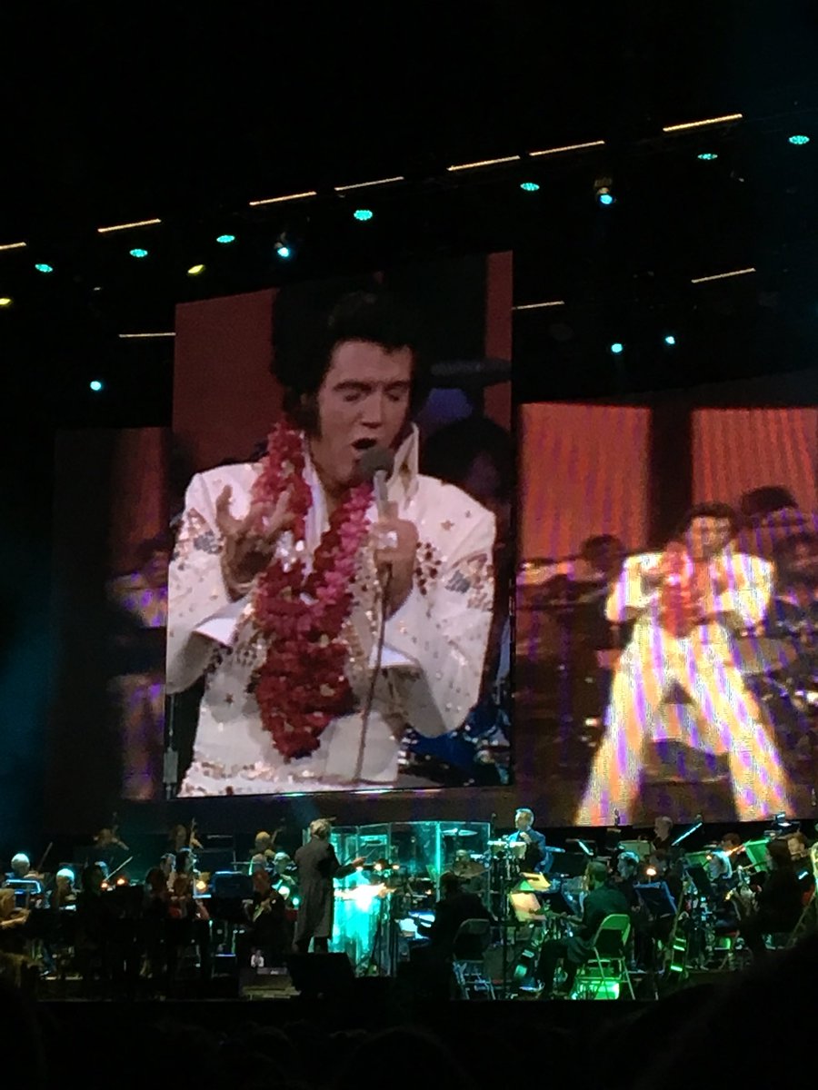 strengthtodream's tweet photo. Having an amazing night so far ❤️ #ElvisOnScreen https://t.co/a8j4MXwwMt