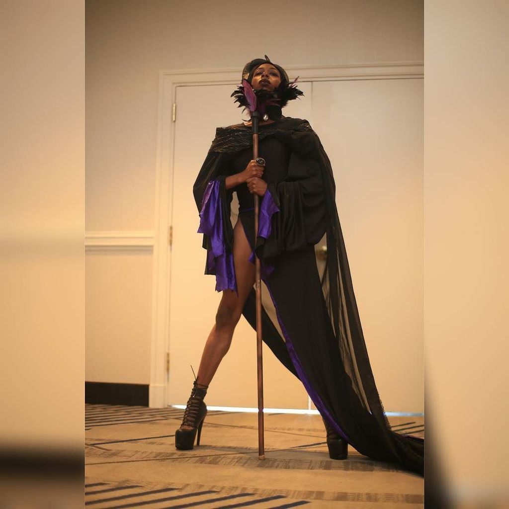 Bythegoddess4's tweet photo. 📷@steeveelution 😈💜💚 Can we just talk about my legs? And these heels!
I'm the most EVIL queen‼‼
#Dragon #fairy #maleficent #pinup #evil #con #disney #divas #Cosblack #badass #royal #villain #cosplay #Mistressofallevil #queens #flamecon #sleepingb… https://t.co/IEasAgEQmt https://t.co/Ma3PBqPzPI