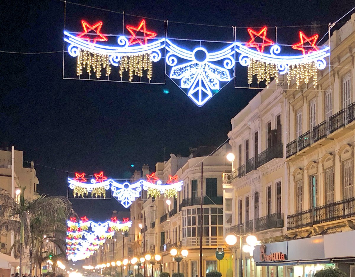 FrankyDinner's tweet photo. En Melilla ya luce la Navidad https://t.co/T7oLGgIfWh https://t.co/LGwtKNquhR