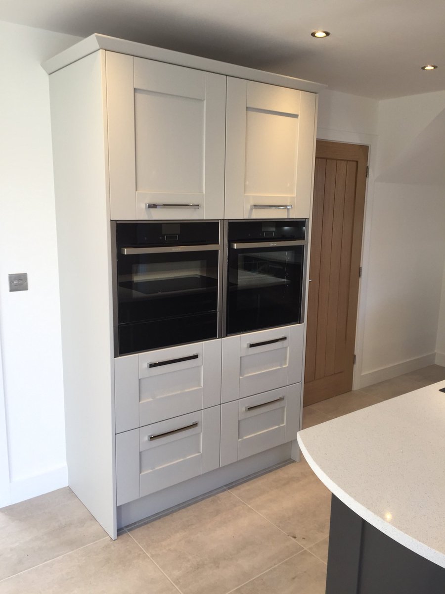 KBKITCHENS's tweet photo. Two tone grey shaker kitchen with @QuartzformsUK Worktops, @_BakeitYourself appliances, @ShawsOfDarwen sink &amp; @1810co tap by KB Kitchens. https://t.co/Vtc4UY93cK