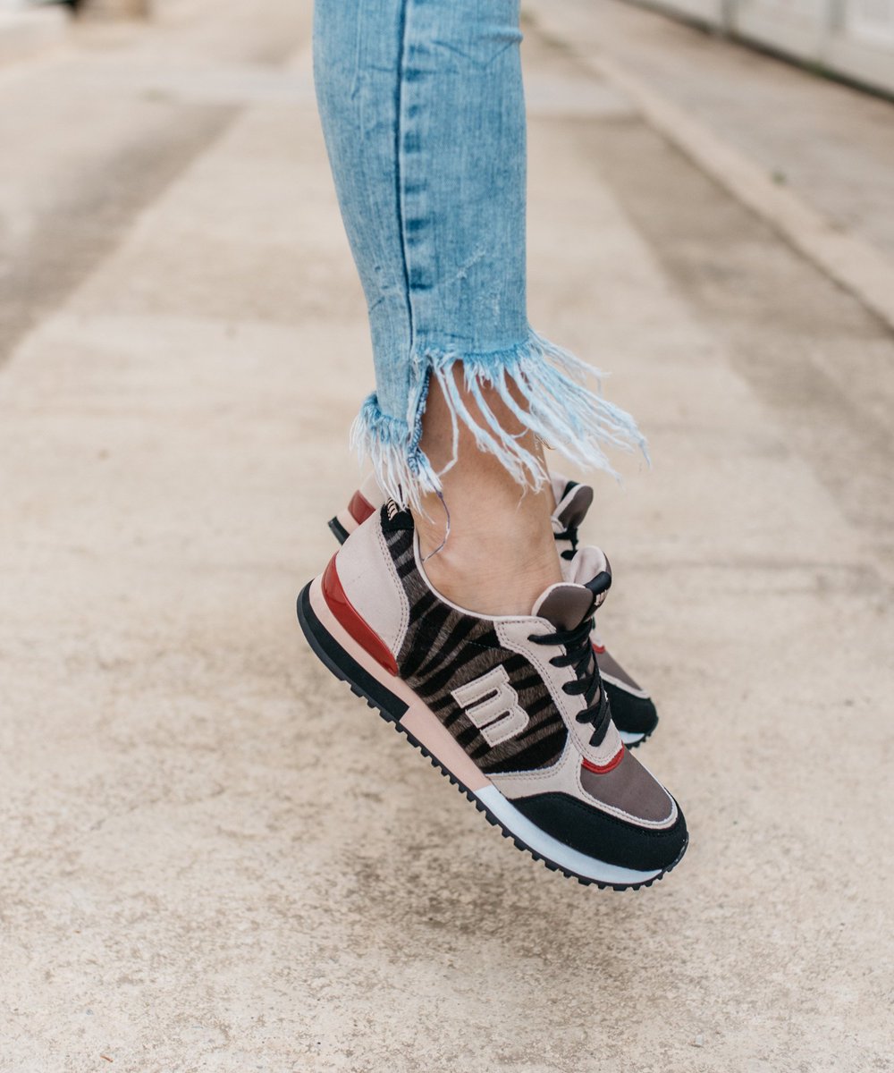 MTNGMustang's tweet image. Y mañana... ¡¡viernes!! 🎉 Pensamos empezarlo con uno de nuestros modelos top #fw1, las Cool. Shop: goo.gl/buHj6q #MustangYourRules