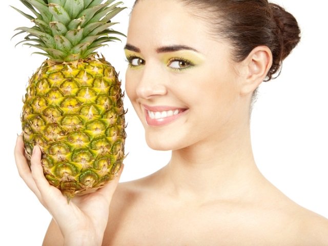 wikijuices's tweet photo. During ancient times sailors on long voyages were provided with #pineapplejuice in order to protect them against scurvy as they passed through the tropics. https://t.co/4tvCKfxIPs https://t.co/BniHxSnUYn