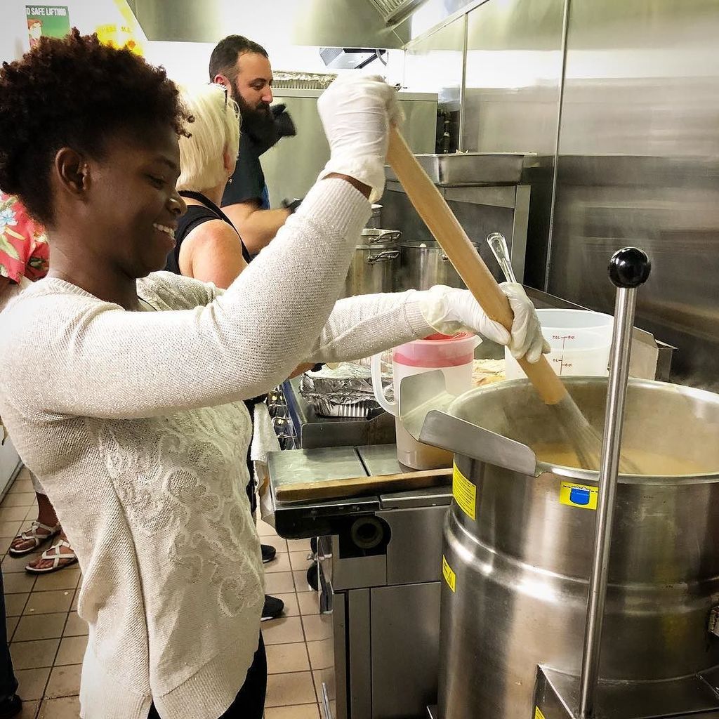 baronharris's tweet photo. The kitchen is where the magic happens. #gravy #thanksgiving @calvarychapelcostamesa #cccmlife https://t.co/bk7uqohds3