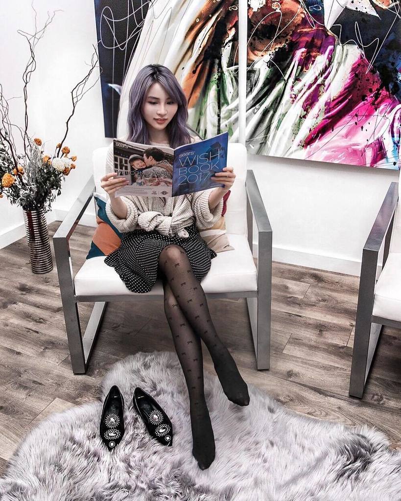 atsunamatsui's tweet photo. Flipping through @Sears #wishbook to find the perf holiday gifts this year. 🎁 #ic #ad •
•
•
#createcommune #click_vision #shotwithlove  #pursuepretty #chasinglight #condenest #ig_dynamic #cosmopolitan #makemoments #artofvisuals #optoutside #visualsof… https://t.co/QnE2XuyN0k https://t.co/wBT5fSkQlw