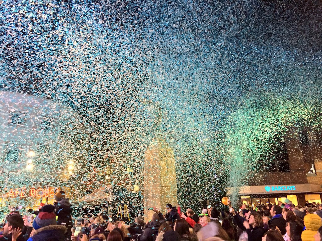 wbmusic's tweet photo. RT @Elise_Thornton: Well done, @WokingShopping. You put on a great show tonight. My kids and I especially loved @wbmusic🥁. #WokingLightSwitchOn #LEDdrummers 🎉🎄❄️ https://t.co/rnymqmbout