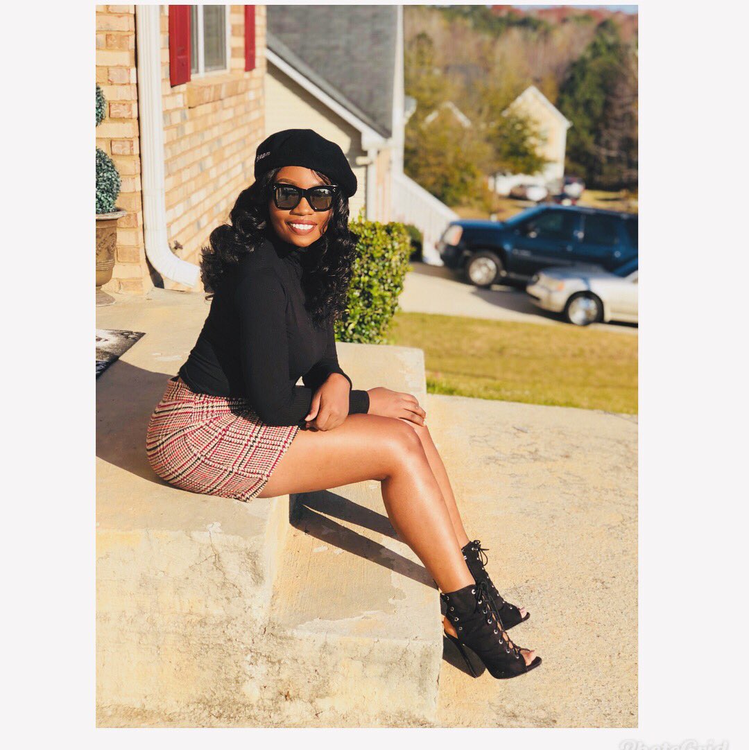 Kenlietresbelle's tweet photo. Happy Gobble Day! 🦃❤️🕶 Giving you guys “clueless” today 😋 Hope everyone have an amazing Thanksgiving! 
Swipe left ⬅️
#cluelessstyle #blackgirlsrock #happythanksgiving #ootdfashion #thankfulforlife  #thankfulforfamily #thankfulforfood https://t.co/5kTQ2v5Wk0