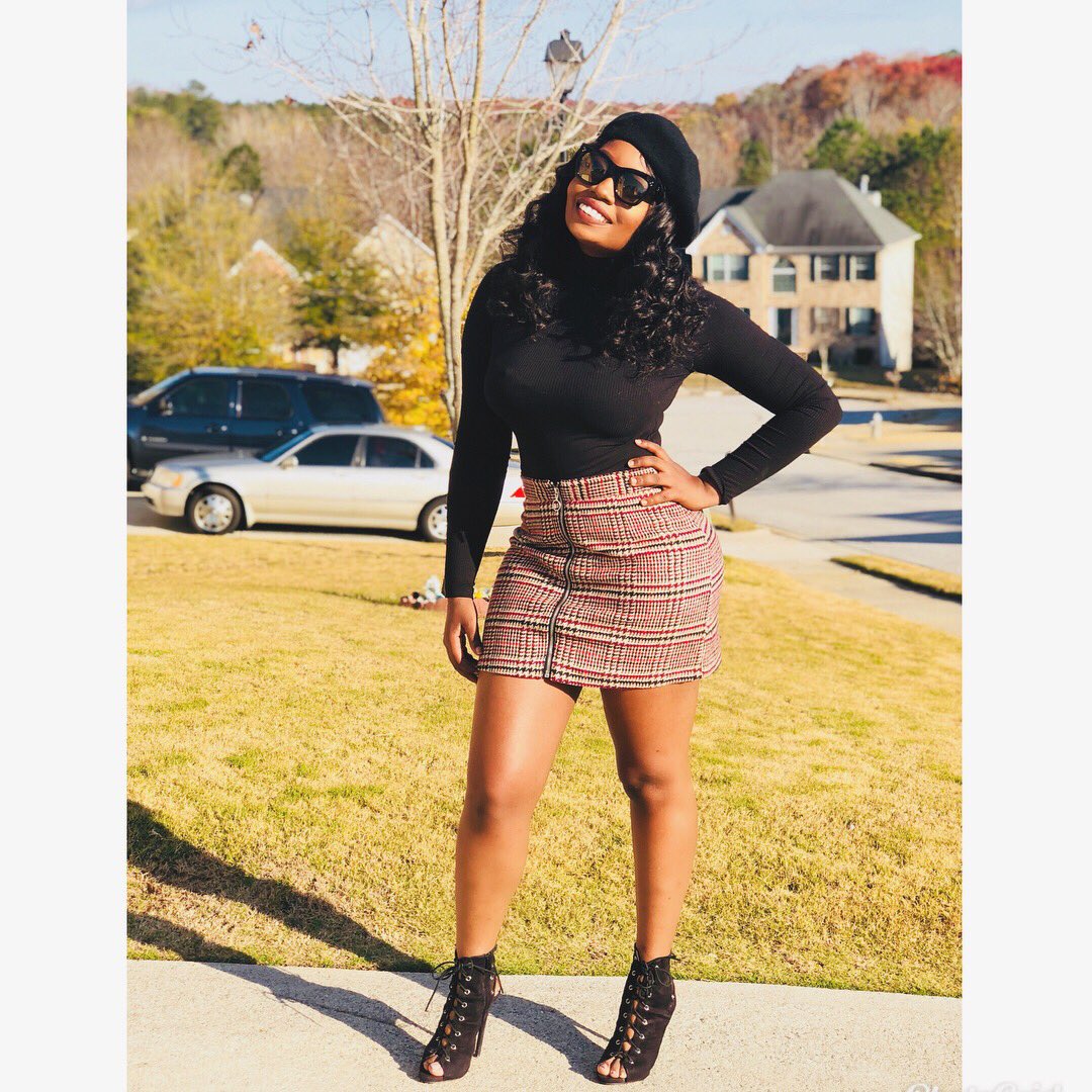Kenlietresbelle's tweet photo. Happy Gobble Day! 🦃❤️🕶 Giving you guys “clueless” today 😋 Hope everyone have an amazing Thanksgiving! 
Swipe left ⬅️
#cluelessstyle #blackgirlsrock #happythanksgiving #ootdfashion #thankfulforlife  #thankfulforfamily #thankfulforfood https://t.co/5kTQ2v5Wk0