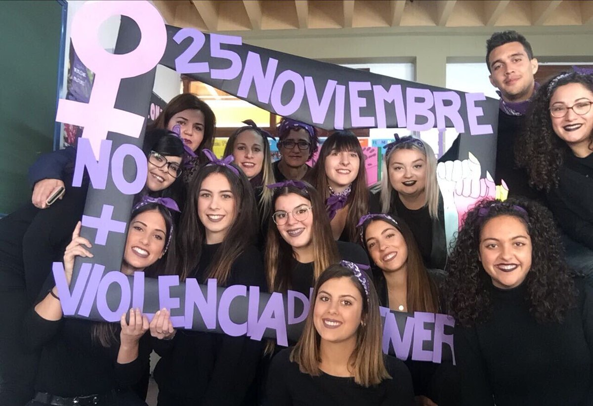 ascbengabirol's tweet photo. Nuestra primera promoción de igualdad de género viene pisando fuerte. Muy felices del trabajo que habéis hecho hoy #ViolenciaGenero https://t.co/rEYueoyPz3