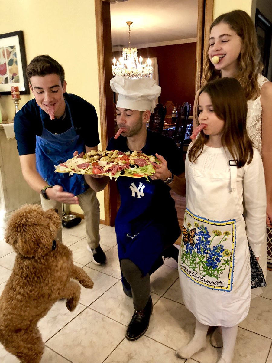 jamessmurray's tweet photo. Happy Thanksgiving everyone! https://t.co/zwi21kybXv