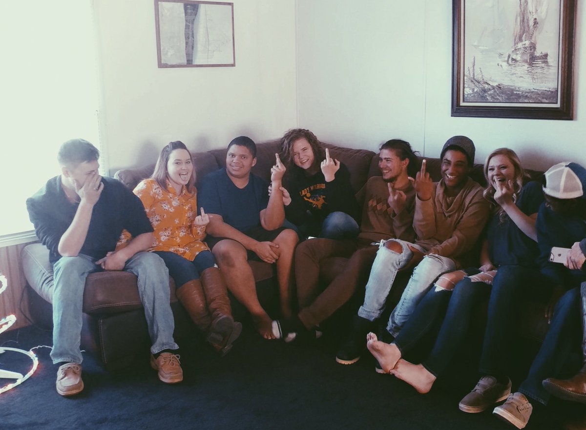 vanvsteven's tweet photo. Happy tofucking from my family to yours❤️ @mikaela_jo1 @Air_Joe10 @cheyberlingeri @shaneberlingeri https://t.co/Q0Vg7xqUGR