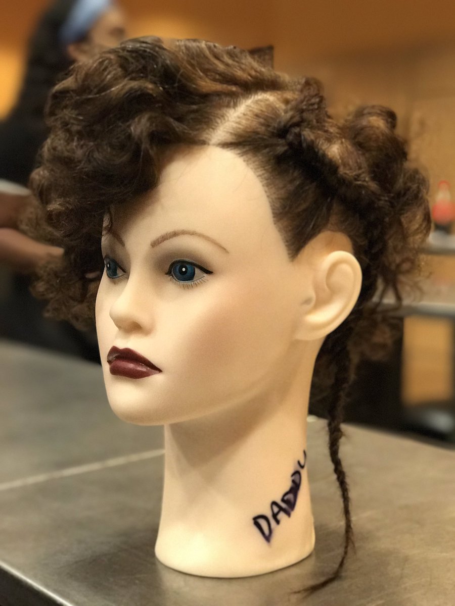 MELLYwitdaSLAY's tweet photo. #beingCREATIVE.
#WorkingOnMyBraiding.
#SheFromTheFuture.
#NeedFeedback.
#BeHONEST.
#MELLYwitdaSLAY
#Empire #EmpireBeautySchool
#Barbershop
#BeautySchool
#futurecosmetologist
#Hairstylist #barber #hairbraider #barberlife #cosmoLife #hair #hairStyle #HairStyles #whoNext https://t.co/QhKvNR7UqP