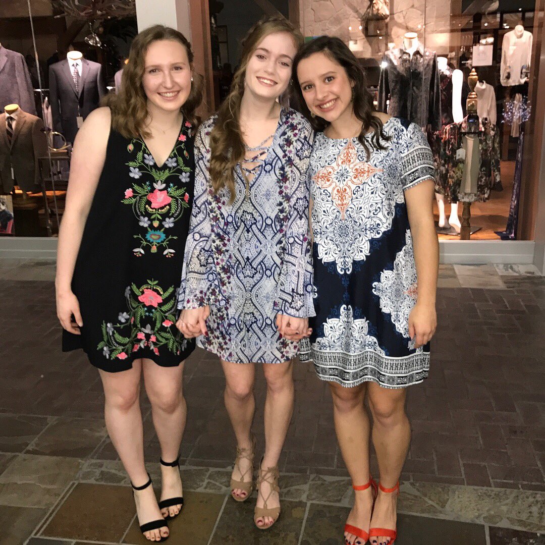 bridgetschroll's tweet photo. Grateful for great friends and all the mems #MHSblessed https://t.co/U0N9EHKkA9