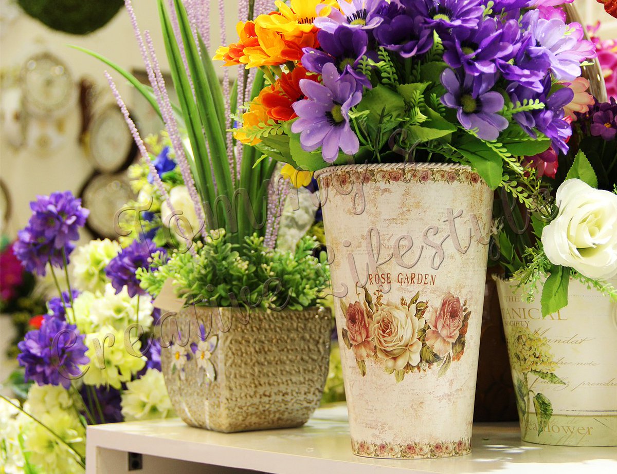 Tommyscreative's tweet photo. Beautiful iron flower vase with artificial flower @Tommyscreative Global Village China Pavilion Shop152 @globalvillageuae #globalvillage #globalvillageuae #globalvillagedubai #globalvillage2017 #season22 #comeexperiencetheworld #tommyscreativelifestyle #mydubai #dubai #uae #mydxb https://t.co/ng8K00qfTI