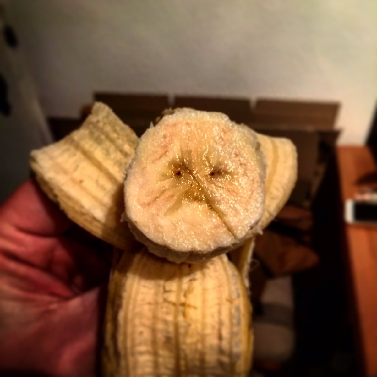sereuter's tweet photo. Schlechten Tag gehabt? #grumpybanana https://t.co/7TUGt9Ei5b