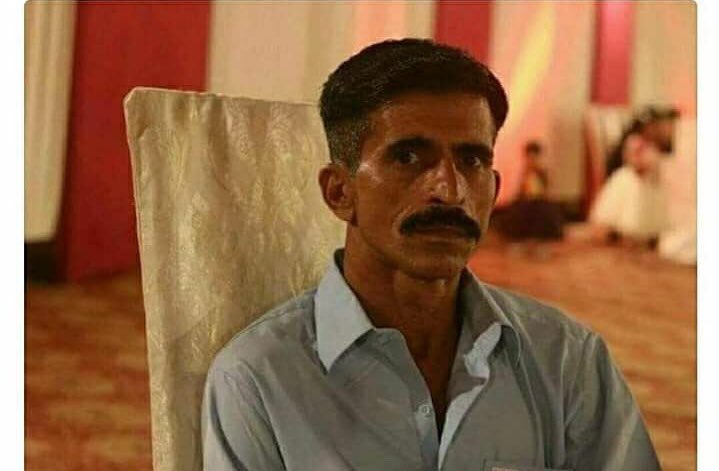 MustjaaabSaaays's tweet photo. That moment when Everyone is doing shopping on BlackFriday with discount and you are sitting like No Money. https://t.co/pVJ15AJhgP