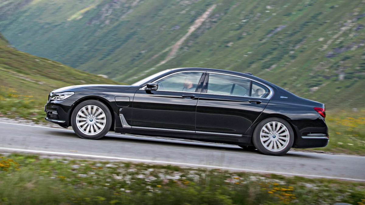prodrivermag's tweet photo. The seventh @prodrivermag #COTY award is for the #Chauffeur Car of the Year. And the winner is the @BMW_UK #740Le https://t.co/uIhIR3n5s5