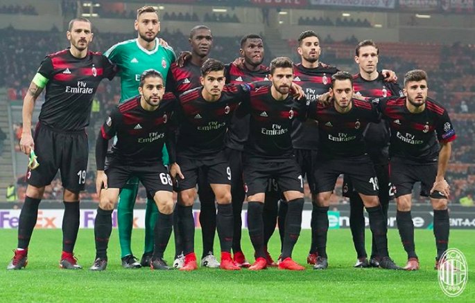 rossonerinewsid's tweet photo. FT: AC Milan vs Austria Wien 5-1

- Rodriguez 27'
- Silva 36', 70'
- Cutrone 42', 93' 

#UEL https://t.co/ojYvaRjzYh