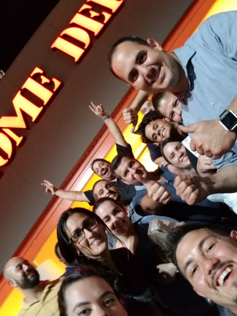 FrankGalindo07's tweet photo. A successful Black Friday preparation 206 team out by 12am! Keep striving for greatness! Now lets brake some records tomorrow! #206strong https://t.co/mck0NY6qYq