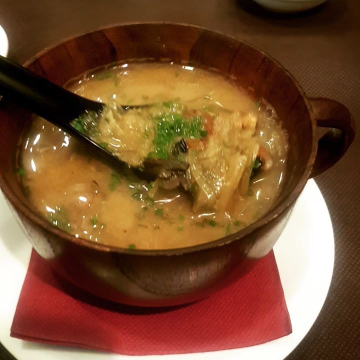 gemaesantiago's tweet photo. Miso Soup. Uno de los principales platos de la gastronomía japonesa.
En #fukamura un restaurante pequeño pero con un gran Chef
#JapanWeek de @atrapaloes https://t.co/r8n9j2lcw8 https://t.co/E0jb1vzwlt