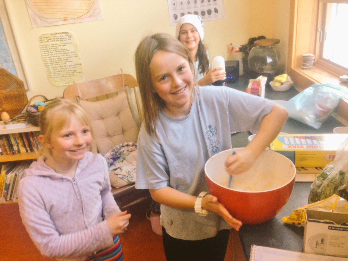 Mr_Graeme's tweet photo. What a amazing day of grocery planning, shopping, cooking and sharing!#crpsalpenglow@Mountain.edu#mathiscooking!! https://t.co/xJ51gYHLWT