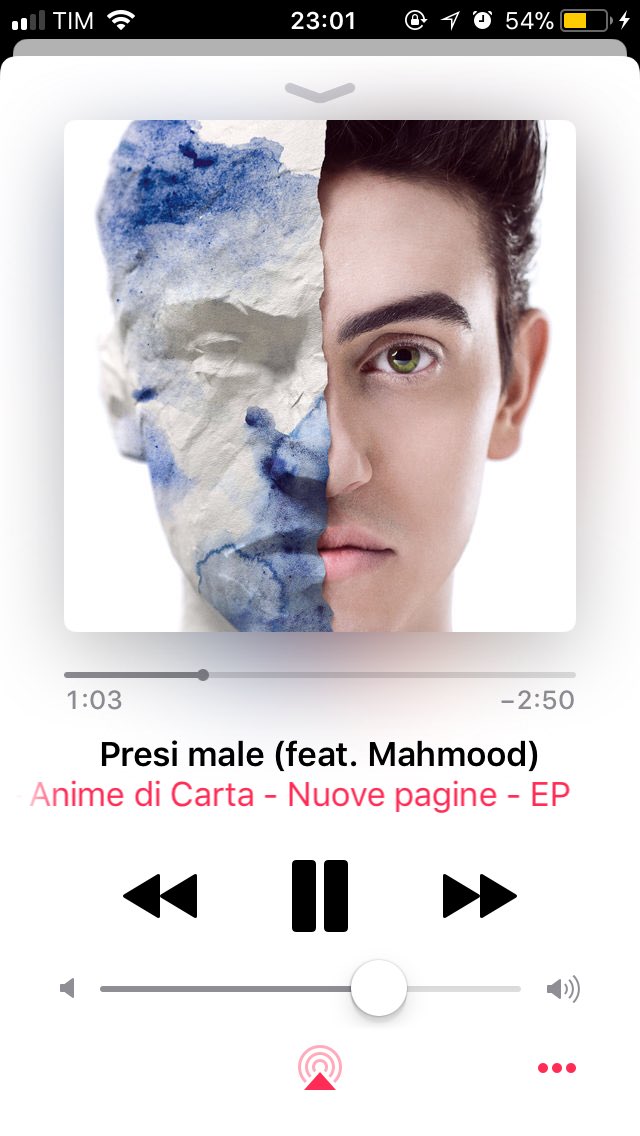 FloFlua's tweet image. ~Cosa litighiamo a fare, siamo nati presi male.~💙🔝 
@michele_bravi a te che riesci a farmi sorridere e commuovere allo stesso tempo.💙
@simonecioe adesso possiamo sentirle anche noi😝♥️