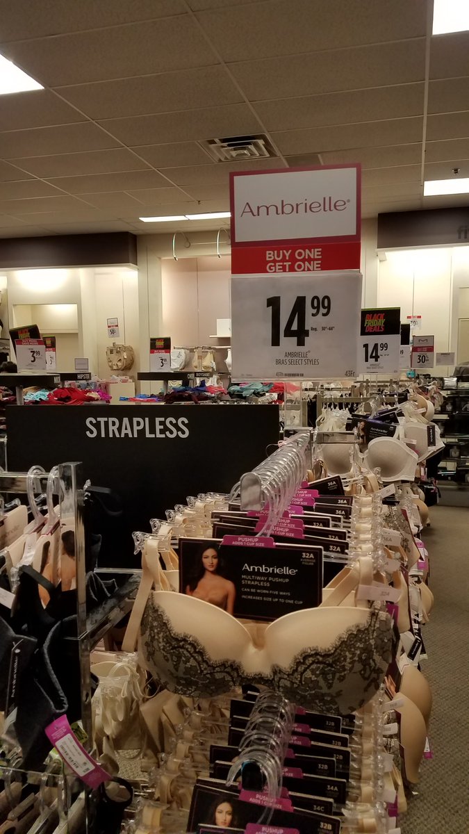 luvzmoko's tweet photo. @jcpenney clearly saya $14 buy 1 get 1 but counter they said $40 for buy 1 get 1 grrr https://t.co/tt7zj3as8O