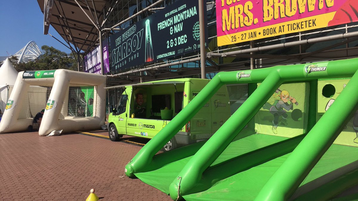sunnyg315's tweet photo. #Thunderbus is all set for the #SchoolSpectacular event @qudosbankarena! #thundernationโก๏ธ๐@ThunderBBL @ThunderWBBL @JLees91 https://t.co/dmH7yxBfjF