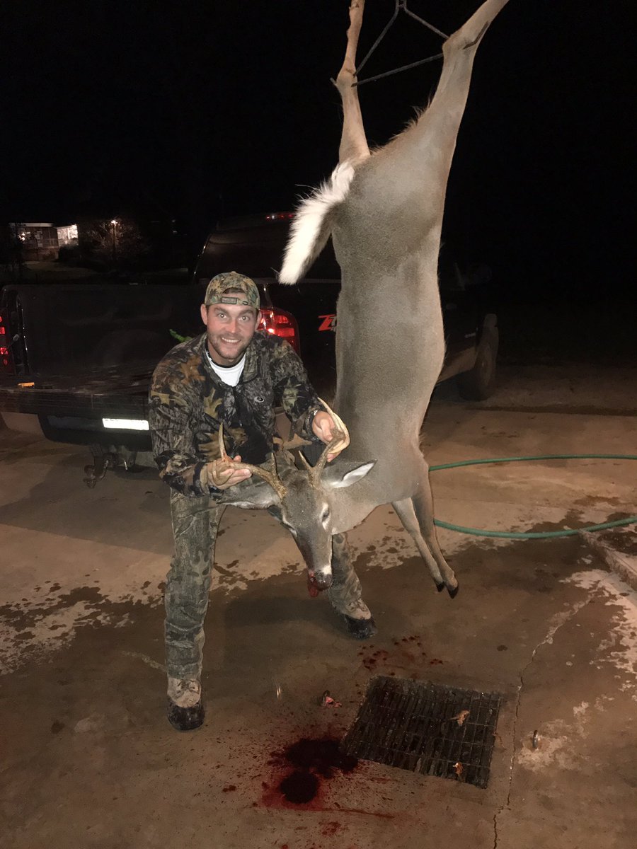 NathanHerrin's tweet photo. Today I'm thankful for the North American Whitetail deer. #HeNeededAnotherYear #HeDeadNow https://t.co/3LXZLi53BG