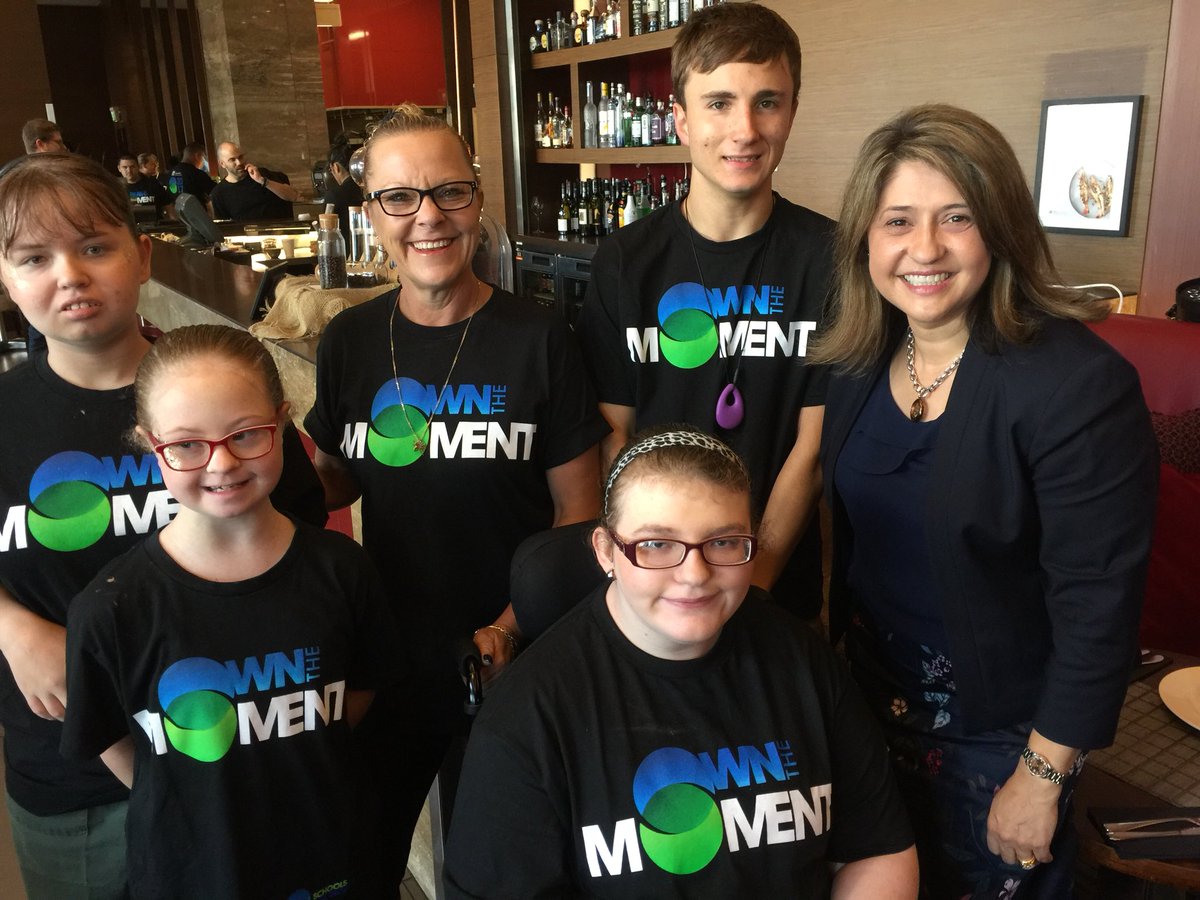 So lovely to bump into Passfield Pk students this morning. Students are up bright &amp; early &amp; very excited.