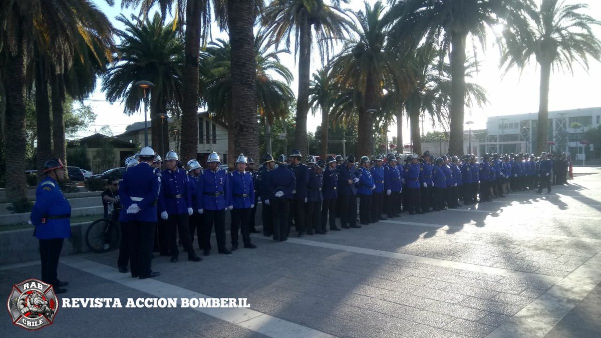 RABCHILE's tweet photo. Cuerpo de Bomberos Conchalí Huechuraba.
Ahora #RAB17 se encuentra cubriendo la Ceremonia de entrega de la Nueva Unidad de Rescate cuya nomenclatura radial sera R-6 de la @Bomba_Suecia
#RAB
#REVISTAACCIONBOMBERIL
#BOMBEROSDECHILE https://t.co/IChkaqORKo